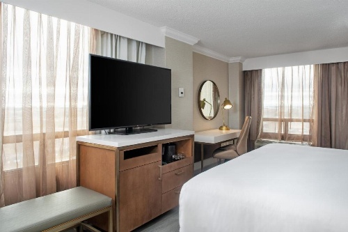 Crowne Plaza TORONTO AIRPORT image 16