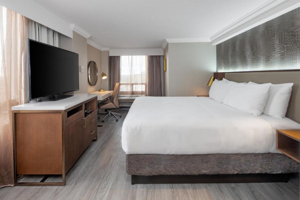 Crowne Plaza TORONTO AIRPORT Image 6